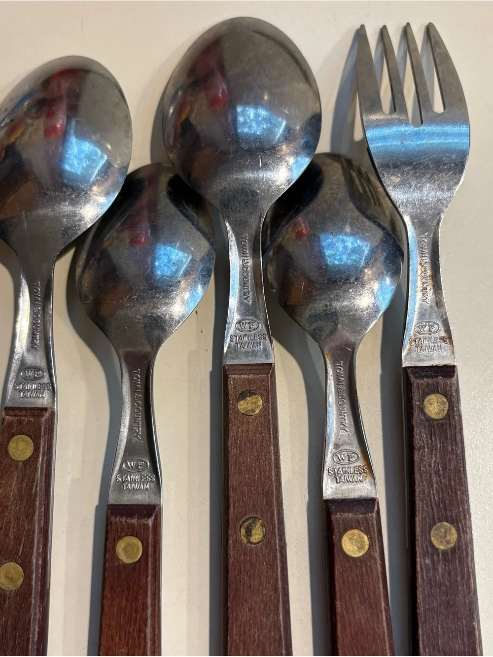 Washington Forge Wood handle Stainless Steel Flatware 5 PC Set